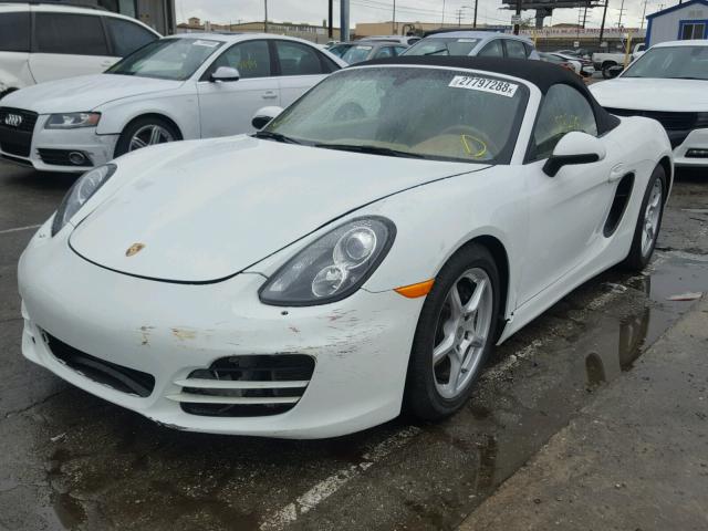 WP0CA2A87DS113917 - 2013 PORSCHE BOXSTER WHITE photo 2