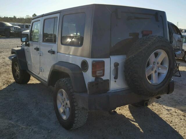 1J4GA69119L756050 - 2009 JEEP WRANGLER U WHITE photo 3