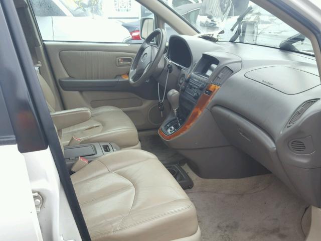 JT6HF10U5Y0118252 - 2000 LEXUS RX 300 WHITE photo 5