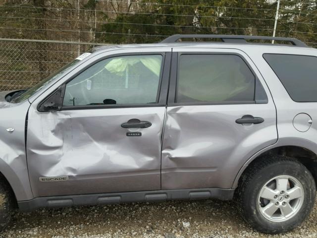 1FMCU03168KD41047 - 2008 FORD ESCAPE XLT GRAY photo 9