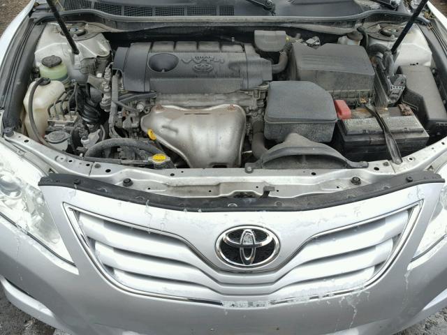 4T1BF3EK4AU089306 - 2010 TOYOTA CAMRY BASE SILVER photo 7