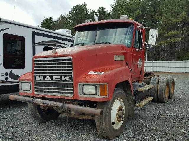 1M2AA13Y9WW087388 - 1998 MACK 600 CH600 RED photo 2