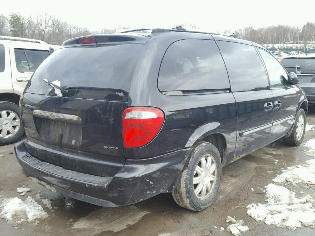 2C4GP54L55R250326 - 2005 CHRYSLER TOWN & COU BLACK photo 4