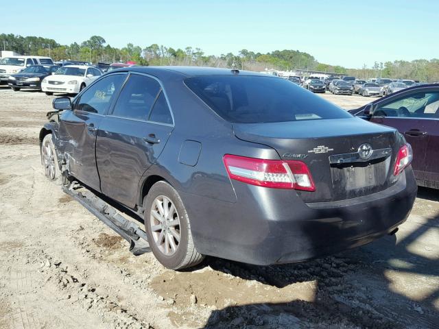 4T1BF3EK9BU759580 - 2011 TOYOTA CAMRY BASE GRAY photo 3