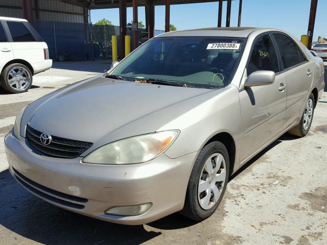 4T1BE30K03U732778 - 2003 TOYOTA CAMRY LE GOLD photo 2