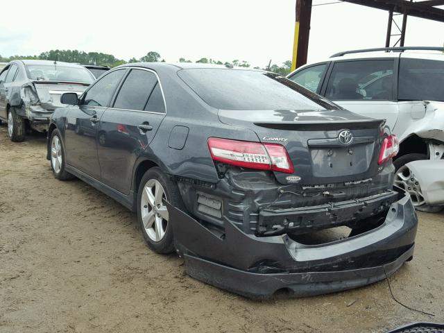 4T1BF3EK6BU185147 - 2011 TOYOTA CAMRY BASE GRAY photo 3