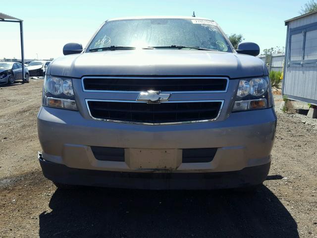 1GNFC13518R205209 - 2008 CHEVROLET TAHOE GRAY photo 10