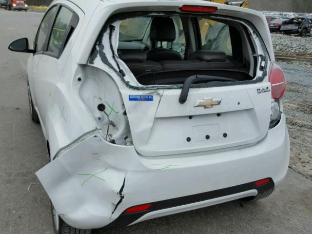 KL8CD6S96FC731371 - 2015 CHEVROLET SPARK 1LT WHITE photo 9