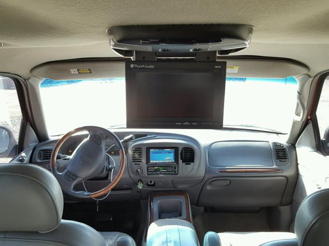 5LMPU28A7XLJ27003 - 1999 LINCOLN NAVIGATOR მუქწითელი ფოტო 9