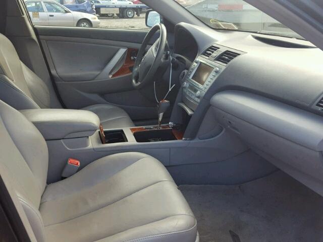 4T1BK46K89U576942 - 2009 TOYOTA CAMRY SE GRAY photo 5