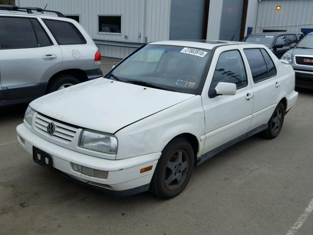 3VWPB81H7WM273421 - 1998 VOLKSWAGEN JETTA WOLF WHITE photo 2