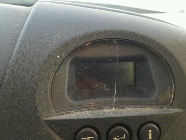 2G2WP522941333216 - 2004 PONTIAC GRAND PRIX SILVER photo 8