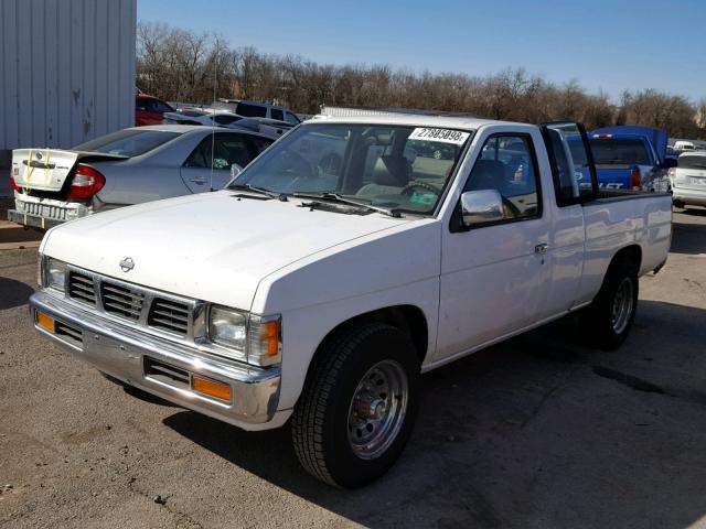 1N6SD16S6VC302018 - 1997 NISSAN TRUCK KING WHITE photo 2