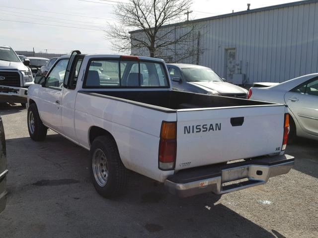 1N6SD16S6VC302018 - 1997 NISSAN TRUCK KING WHITE photo 3