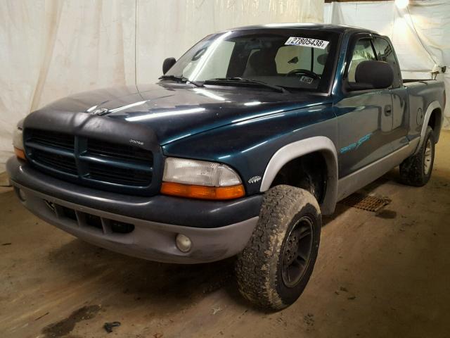 1B7GG22Y8WS648112 - 1998 DODGE DAKOTA GREEN photo 2