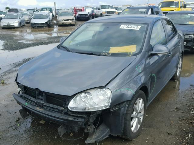 3VWRZ7AJ6AM098668 - 2010 VOLKSWAGEN JETTA SE GRAY photo 2