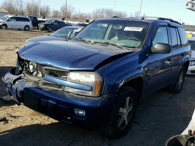 1GNDT13S852249404 - 2005 CHEVROLET TRAILBLAZE BLUE photo 2