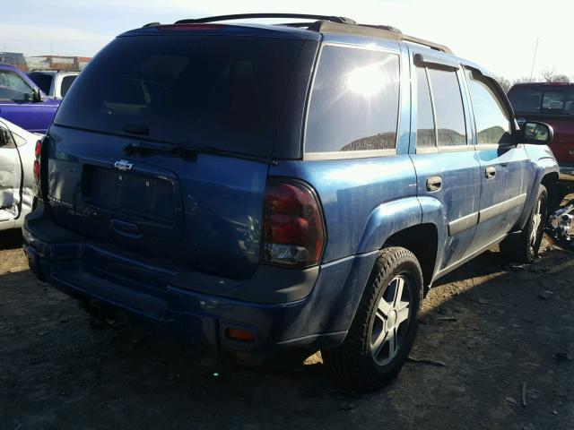 1GNDT13S852249404 - 2005 CHEVROLET TRAILBLAZE BLUE photo 4