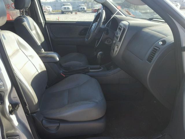 1FMCU03156KD36550 - 2006 FORD ESCAPE XLT GRAY photo 5