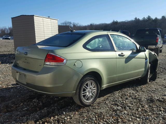 1FAHP33N78W265102 - 2008 FORD FOCUS SE GREEN photo 4