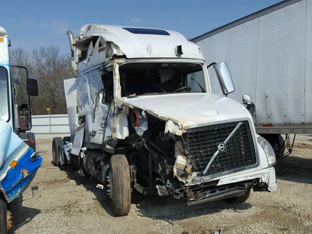 4V4NC9EH9GN941464 - 2016 VOLVO VN VNL WHITE photo 1