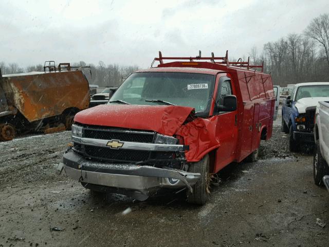 1GBHG31K481152941 - 2008 CHEVROLET EXPRESS G3 RED photo 2