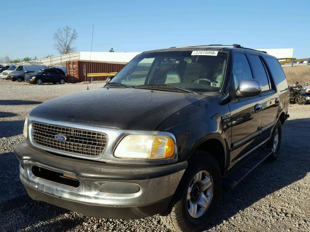 1FMRU1766WLB79627 - 1998 FORD EXPEDITION BLACK photo 2