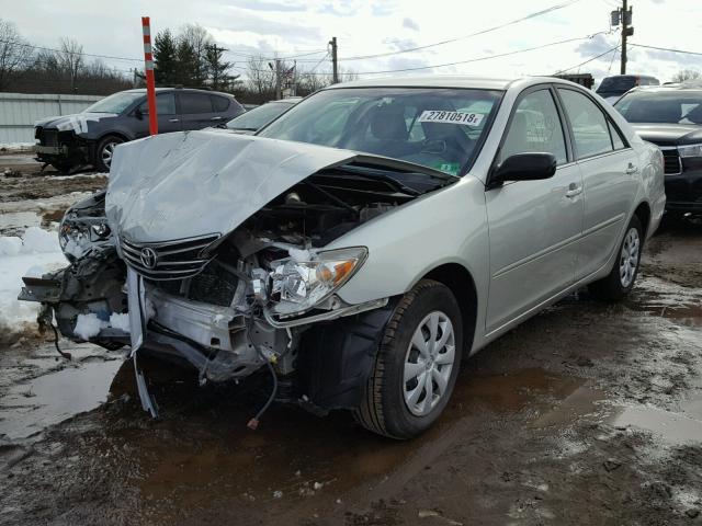 JTDBE32KX63048090 - 2006 TOYOTA CAMRY LE SILVER photo 2