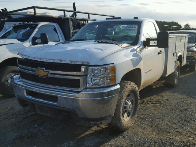 1GB0KVCG5DF171964 - 2013 CHEVROLET SILVERADO WHITE photo 2