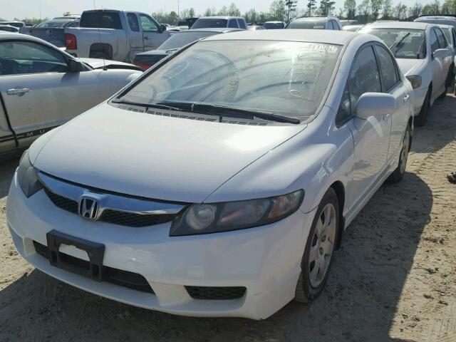 19XFA16519E021279 - 2009 HONDA CIVIC LX WHITE photo 2