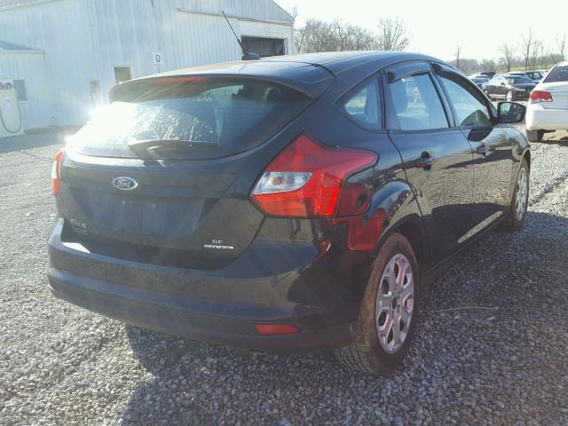 1FAHP3K25CL447608 - 2012 FORD FOCUS SE BLACK photo 4