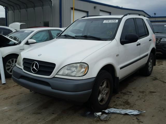 4JGAB54E7XA118984 - 1999 MERCEDES-BENZ ML 320 WHITE photo 2