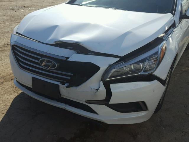 5NPE24AF3GH394794 - 2016 HYUNDAI SONATA SE WHITE photo 9