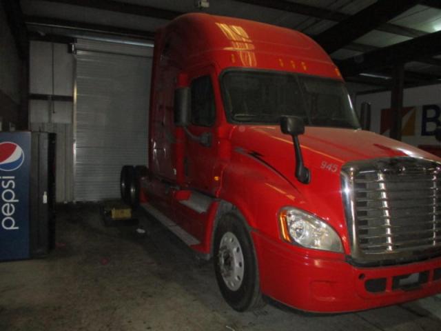 1FUJGLDR4CSBF7945 - 2012 FREIGHTLINER CASCADIA 1 RED photo 3