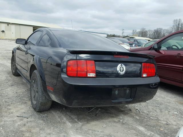 1ZVHT80N985107256 - 2008 FORD MUSTANG BLACK photo 3