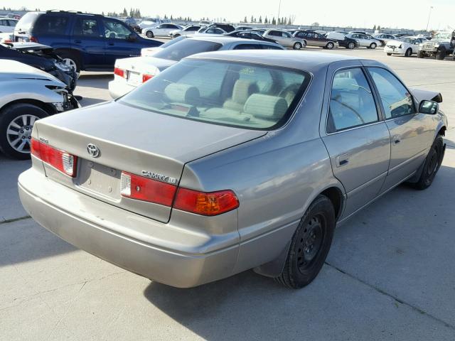 JT2BG22K4Y0463164 - 2000 TOYOTA CAMRY CE SILVER photo 4