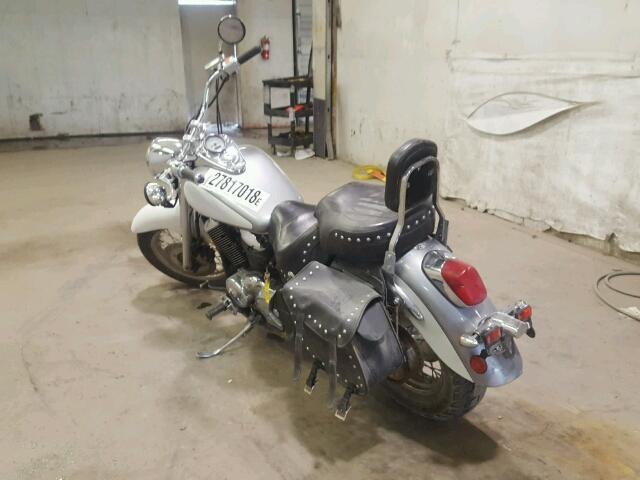 JH2RC44641K502673 - 2001 HONDA VT750 CD2 WHITE photo 3