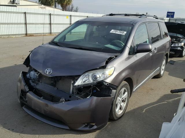 5TDKK3DC9DS369340 - 2013 TOYOTA SIENNA LE GRAY photo 2