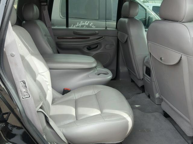 5LMFU28R32LJ14095 - 2002 LINCOLN NAVIGATOR BLACK photo 6