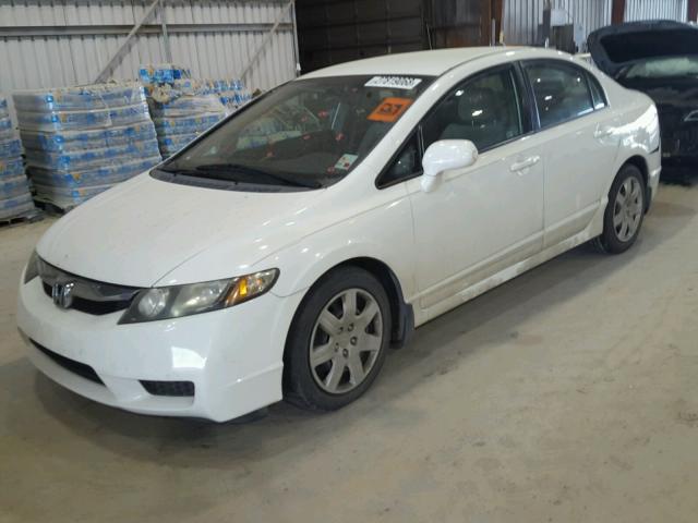 2HGFA16509H360654 - 2009 HONDA CIVIC LX WHITE photo 2