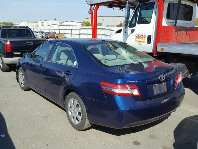 4T1BF3EK9BU587082 - 2011 TOYOTA CAMRY BASE BLUE photo 3