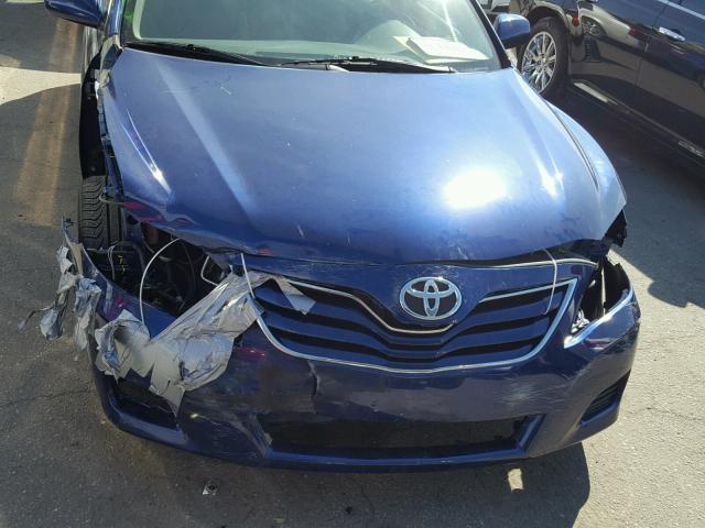 4T1BF3EK9BU587082 - 2011 TOYOTA CAMRY BASE BLUE photo 9