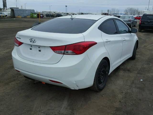 5NPDH4AE7DH328259 - 2013 HYUNDAI ELANTRA GL WHITE photo 4