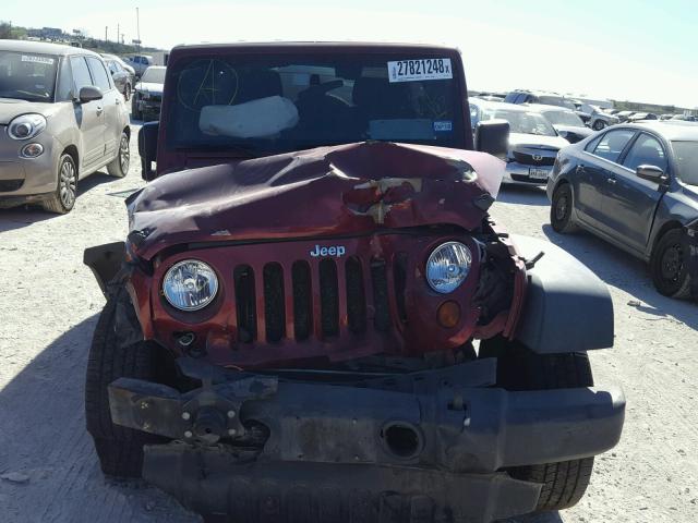 1J4HA3H19BL561923 - 2011 JEEP WRANGLER U MAROON photo 9