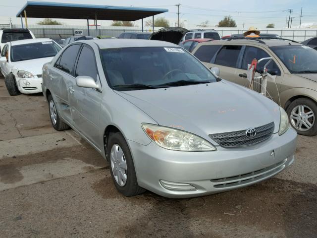 JTDBE32K540279249 - 2004 TOYOTA CAMRY LE SILVER photo 1