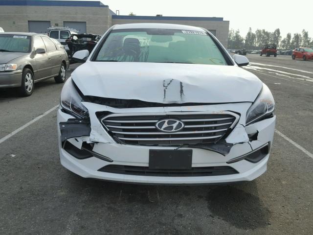 5NPE24AF0GH340434 - 2016 HYUNDAI SONATA SE WHITE photo 9