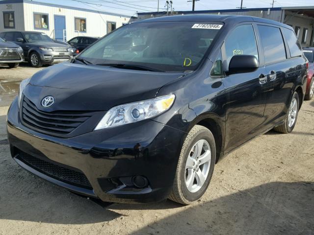 5TDZZ3DC9HS822405 - 2017 TOYOTA SIENNA BAS BLACK photo 2