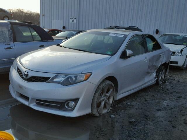 4T1BK1FK8CU005750 - 2012 TOYOTA CAMRY SE GRAY photo 2