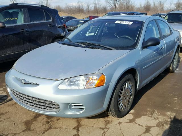 1C3AL46R72N113642 - 2002 CHRYSLER SEBRING LX BLUE photo 2