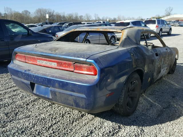 2B3LJ44VX9H618668 - 2009 DODGE CHALLENGER BLUE photo 4